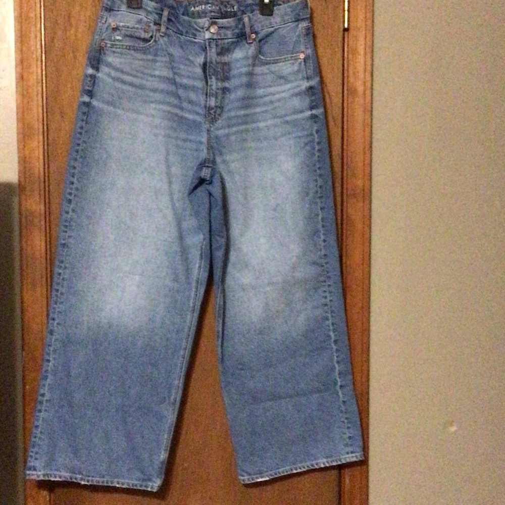 American Eagle Outfitters Relaxed Fit Light Blue Jeans